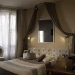 Petit Saint-honore Hotel 2*