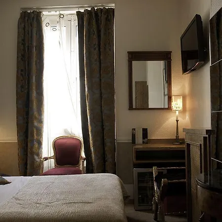 Petit Saint-honoré Hotel 2*