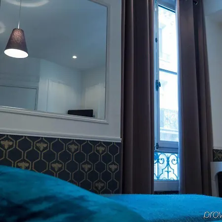 Petit Saint-honoré Hotel 2*