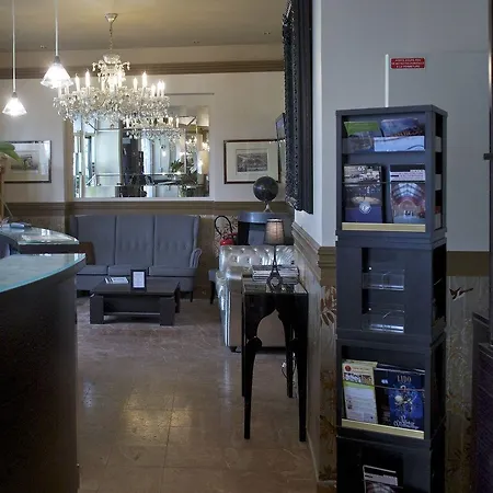 Petit Saint-honore 2* Paříž