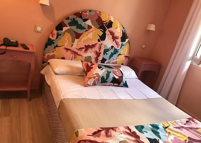 Petit Saint-honore Hotel 2*