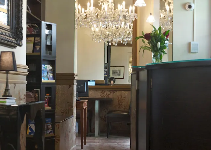 Hotel Petit Saint-honore 2*