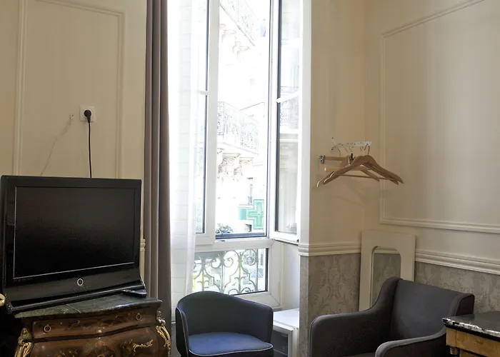 Hotel Petit Saint-honore 2*