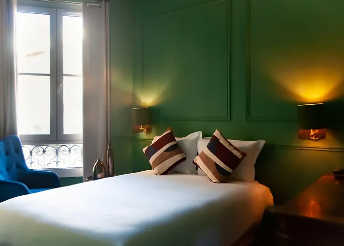 Petit Saint-honore Hotel