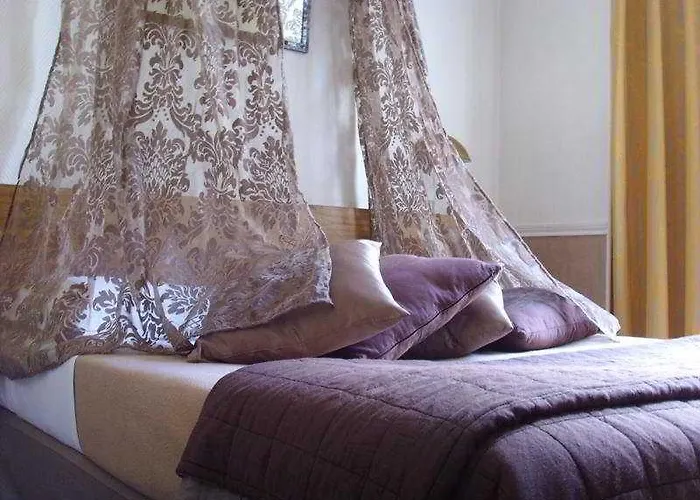 Hotel Petit Saint-honore 2*