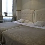 Hotel Petit Saint-honore 2*