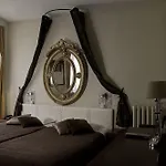 Petit Saint-honore Hotel
