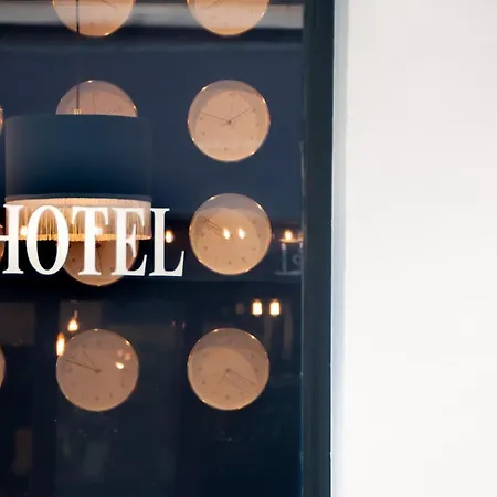 Petit Saint-honore Hotel