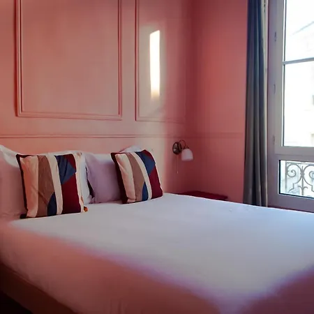 Petit Saint-honore Hotel 2*