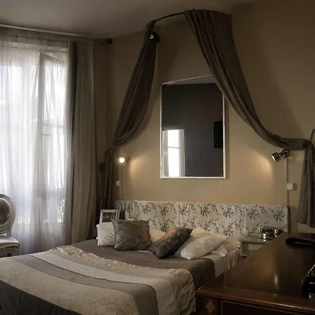 Petit Saint-honore Hotel 2*
